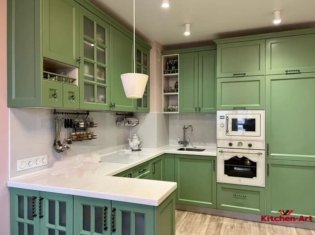 зелена вбудована кухня