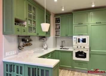 зелена вбудована кухня