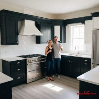 нестандартная с-образная кухня из массива ясеня