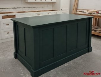 дубовый кухонный остров зеленого цвета