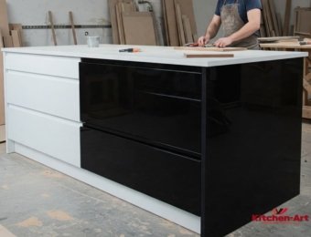 черно белый кухонный остров из мдф
