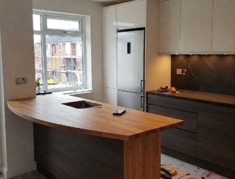 стильные кухни лофт с островом