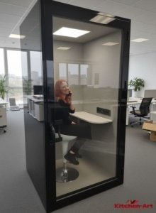 переговорна кабіна