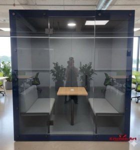 большая заказать кабину для переговоров на четыре персоны