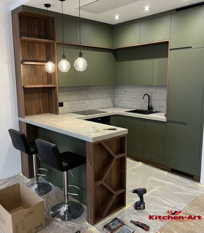 Дизайн кухни с деревянными фасадами