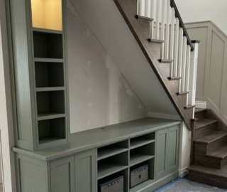 антресоли под лестницей