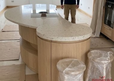 kitchen-round-ua_06 круглая кухня с каменной столешницей