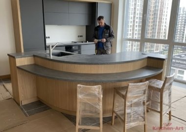 kitchen-round-ua_09 полукруглый кухонный остров с каменной столешницей