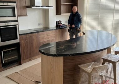 kitchen-round-ua_12 прямая кухня с радиусным кухонным островом