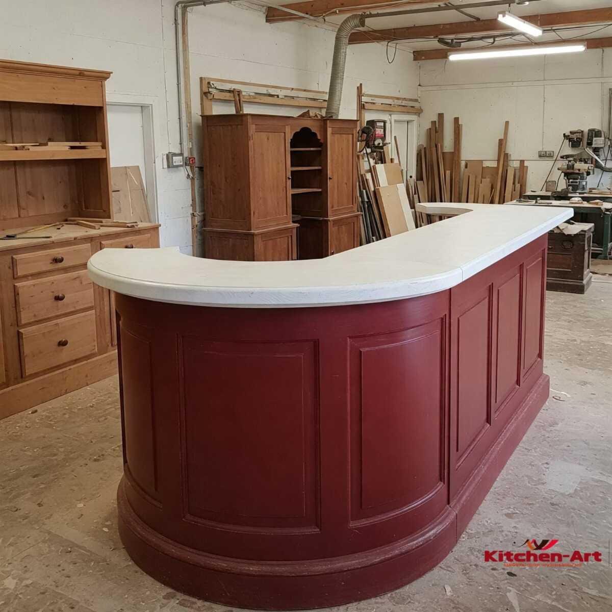 Дерев'яна барна стійка для приватного будинку на замовлення