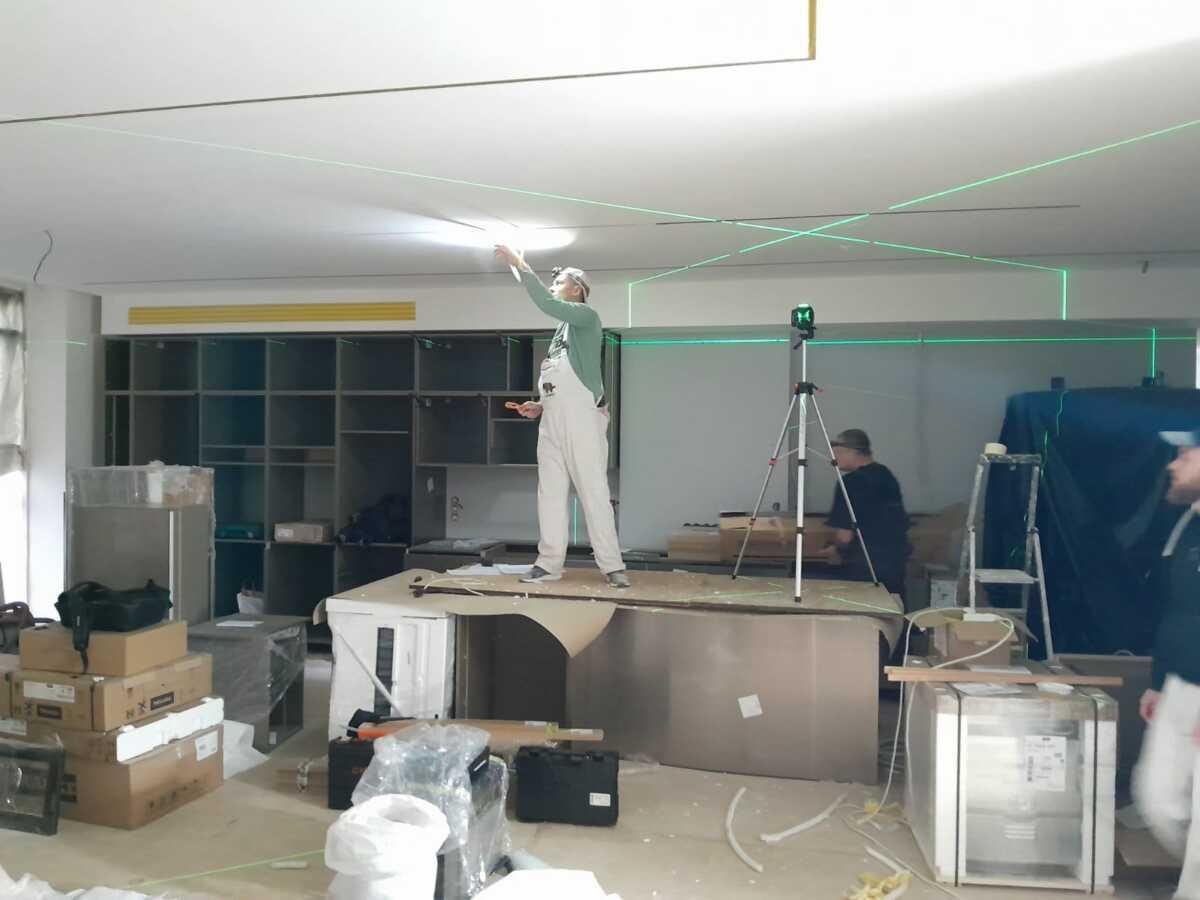 Професійне виготовлення барних стійок для готелів та холів